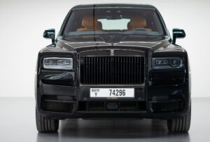 Rolls-Royce Cullinan Black Badge Front View