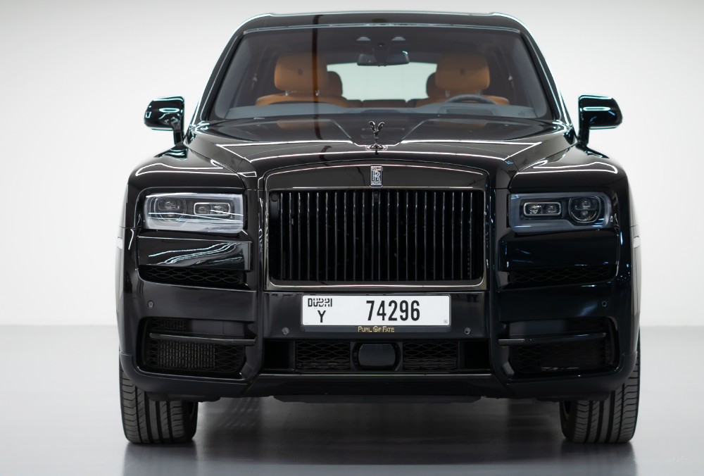 Rolls-Royce Cullinan Black Badge Front View