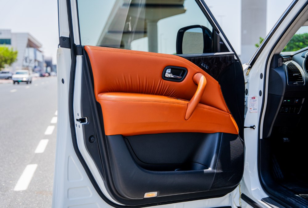 Nissan Patrol LE premium leather door panel