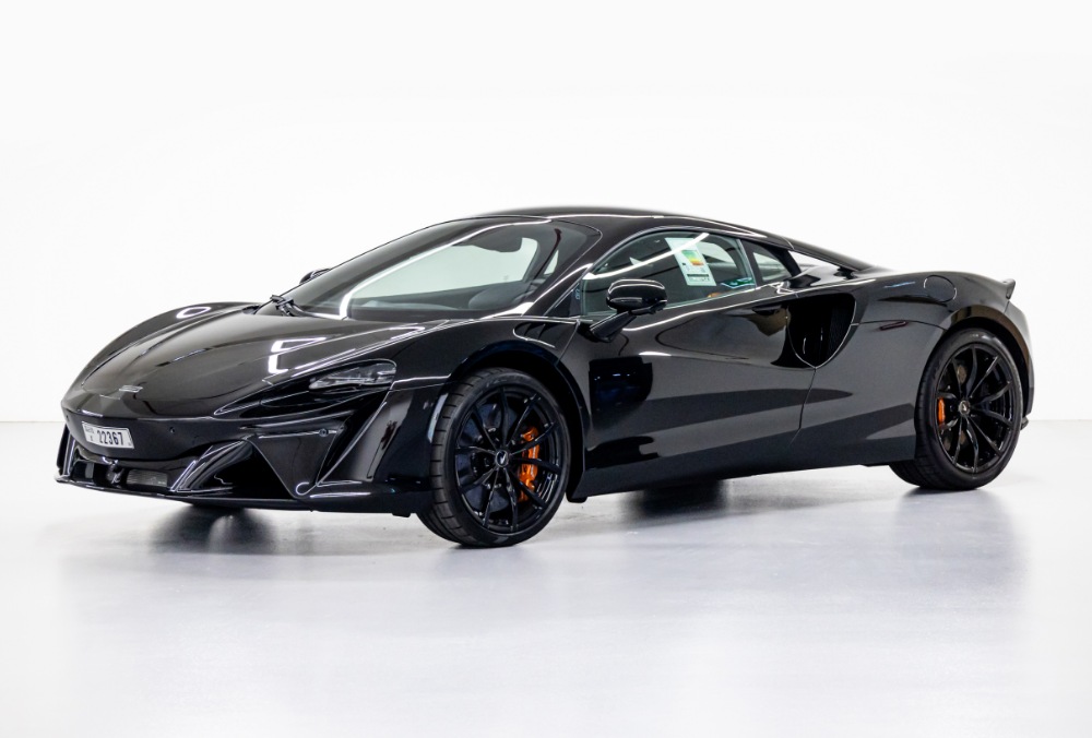 McLaren Artura rental in Dubai with POF Rental