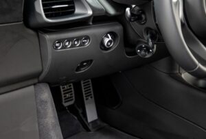 McLaren Artura interior