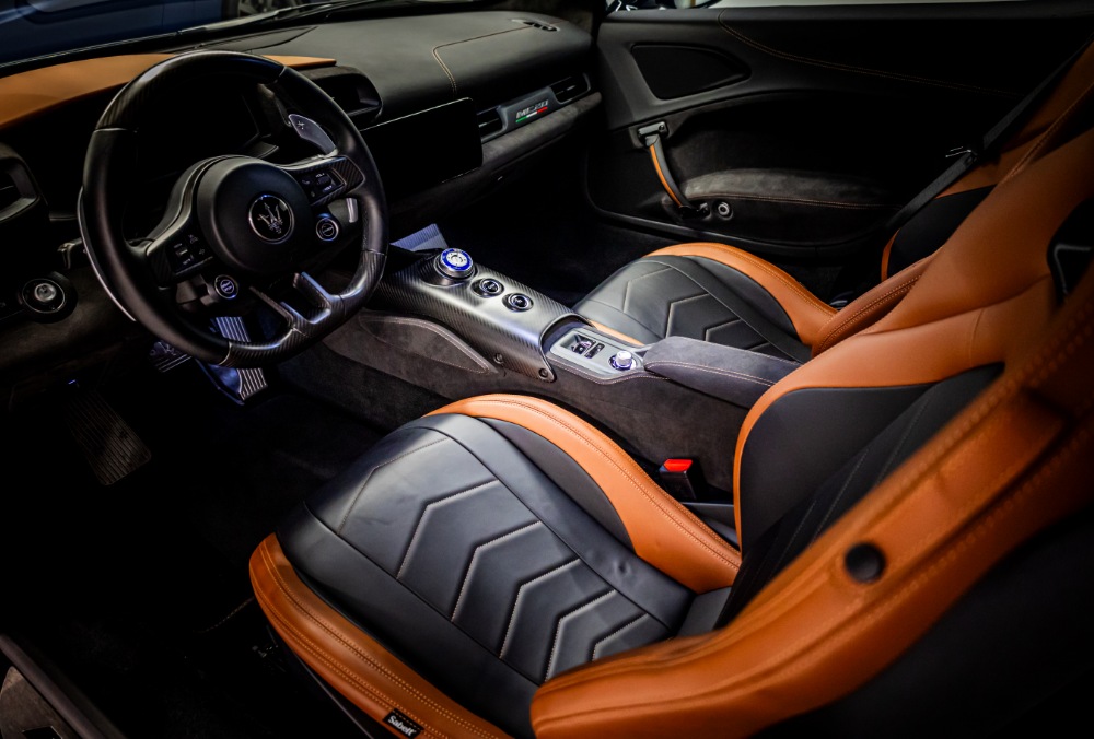 Maserati MC20 interior
