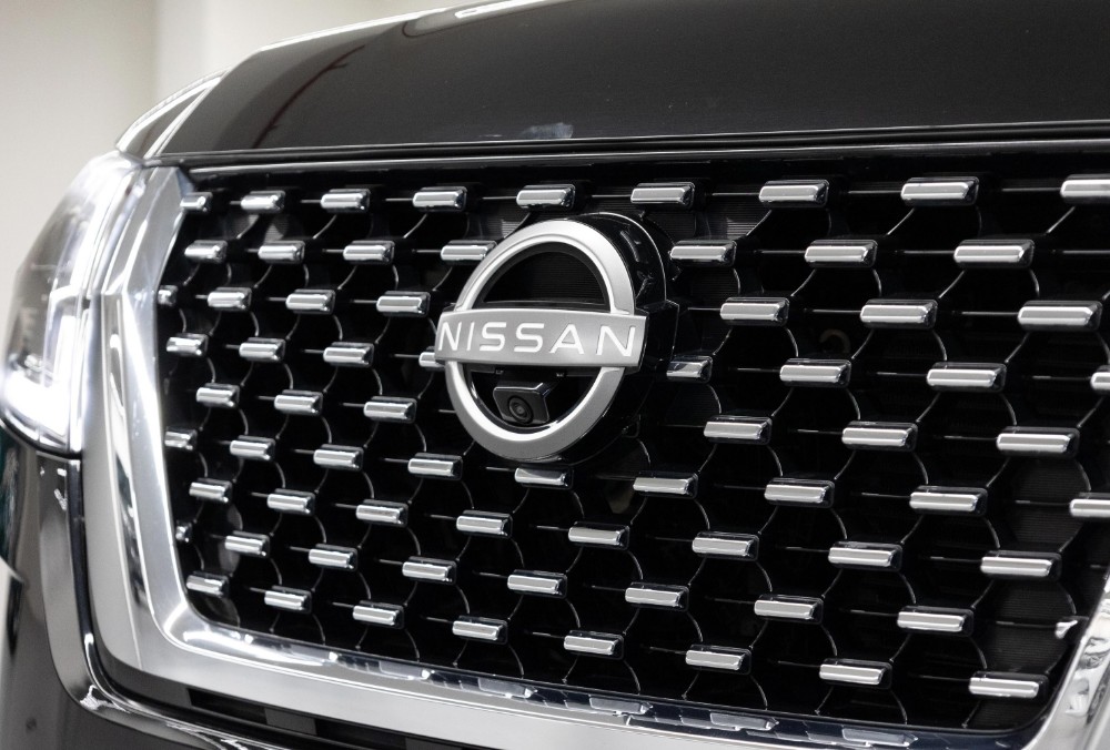 Nissan Patrol LE Platinum Grille