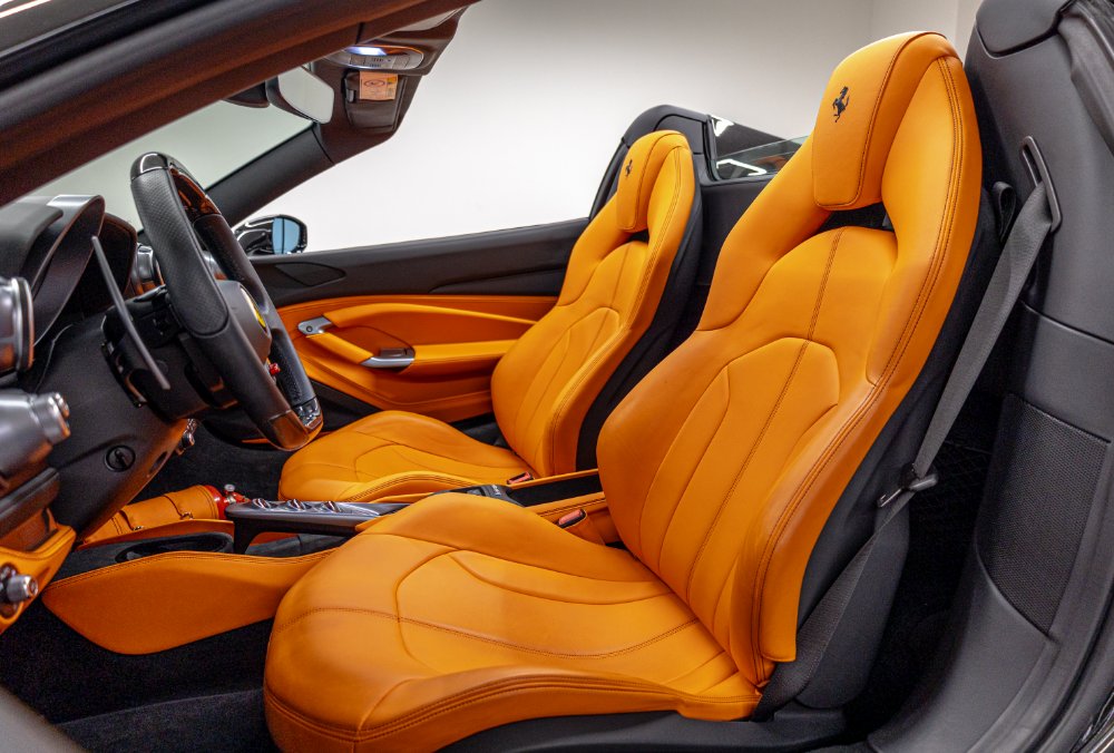 Ferrari F8 Spider front seats