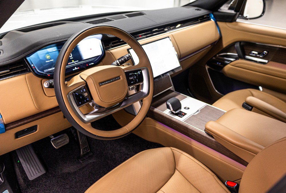 Land Rover Range Rover Vogue HSE interior view