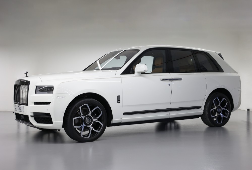 Rent Rolls-Royce Cullinan Black Badge in Dubai