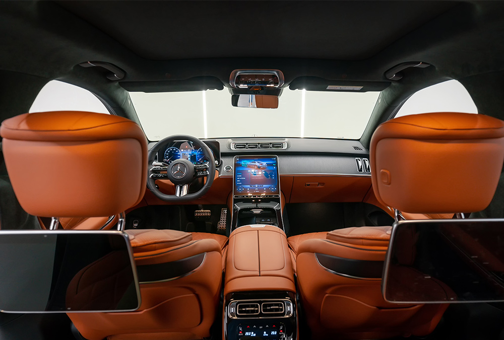 Mercedes-Benz S-Class S 500 interior view