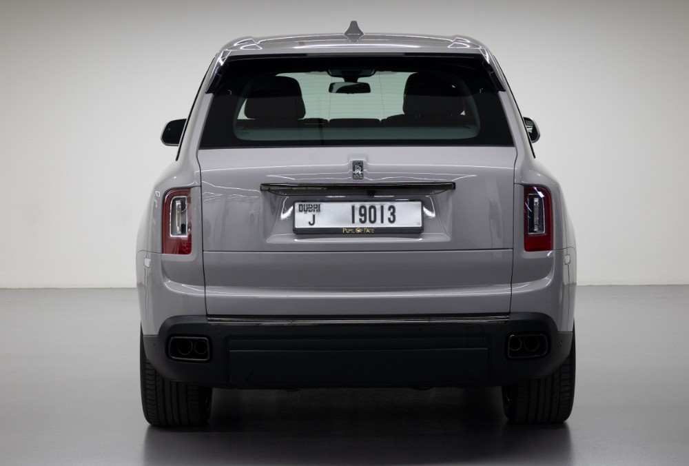 Rear view of Rolls Royce Cullinan Black Badge