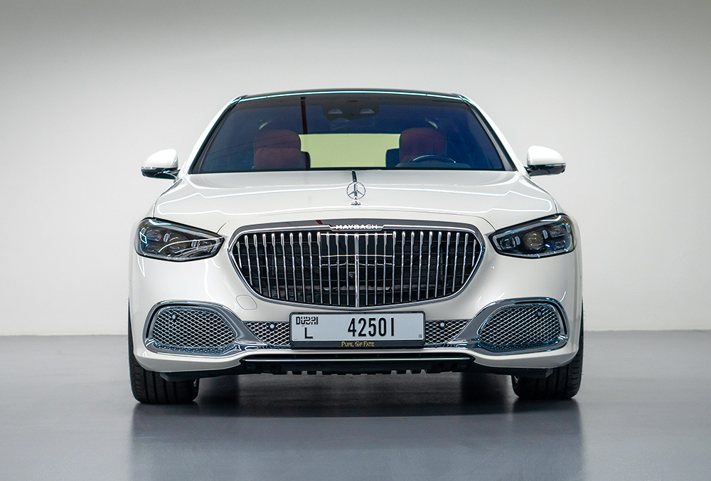 Mercedes Maybach S680 front view