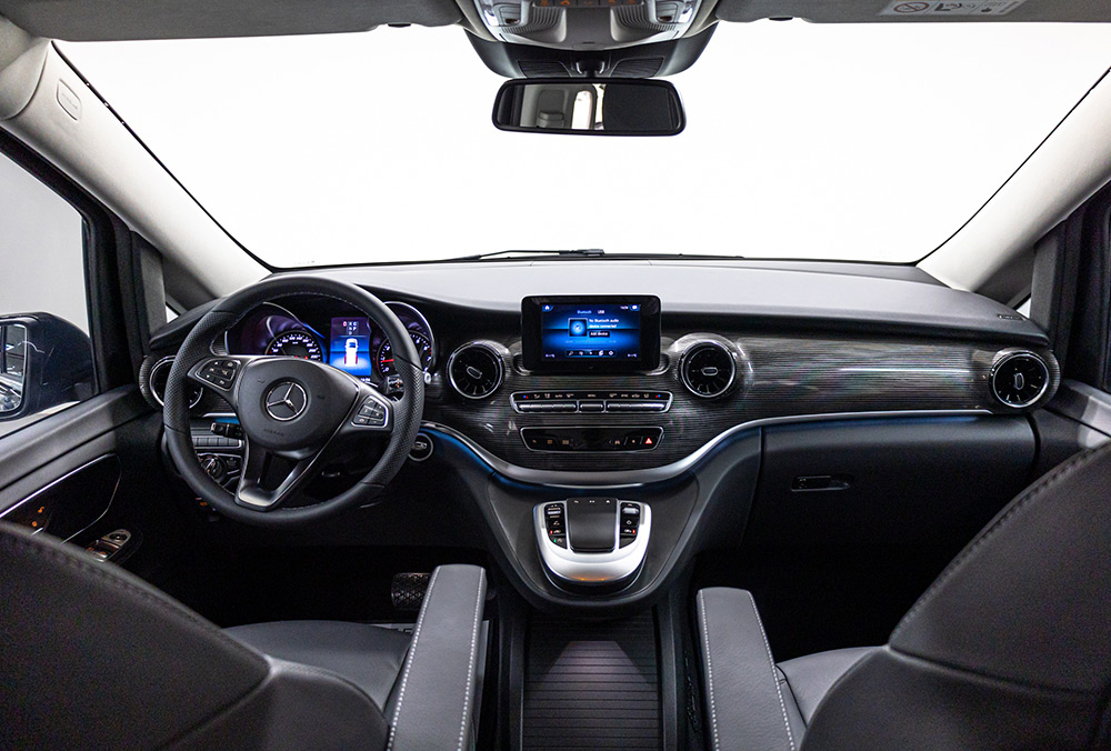 Mercedes-Benz V 250 interior view