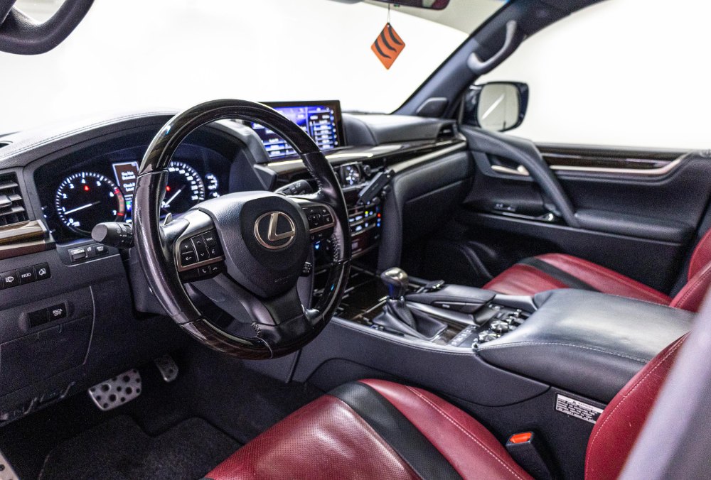 Lexus LX570 Signature interior
