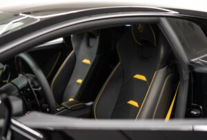 Lamborghini Huracan EVO front seat