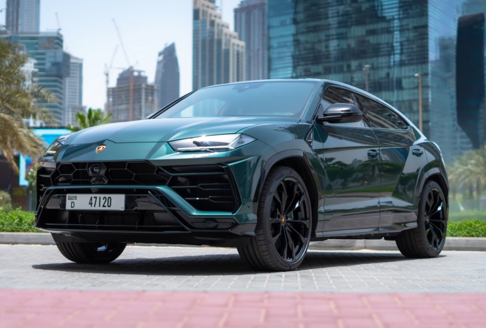Rent Lamborghini Urus Green in Dubai