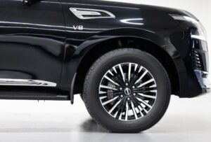 Nissan Patrol LE font side colse-up view