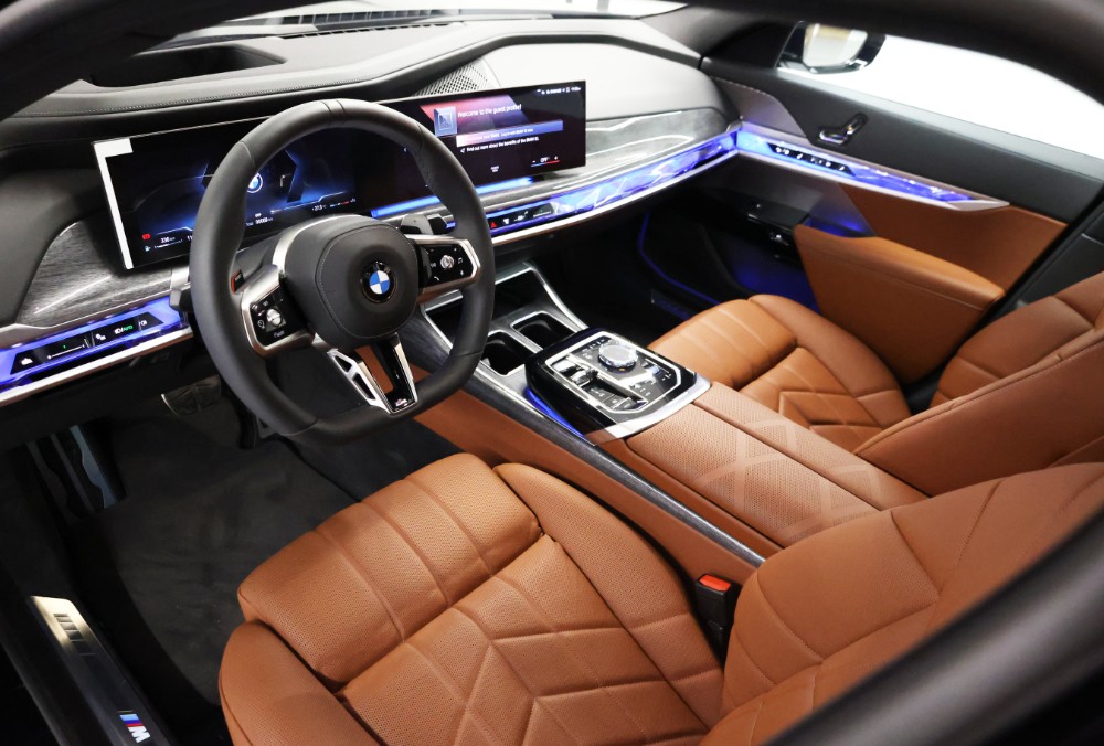 BMW 7 Series 735i interior view