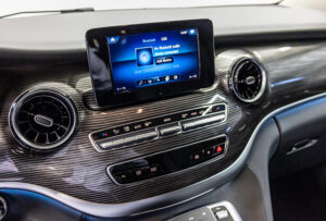 Mercedes-Benz V 250 interior infotainment system