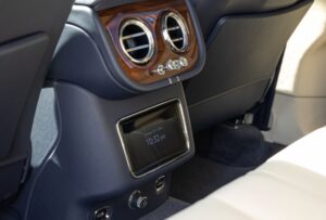 2023 Bentley Bentayga rear console