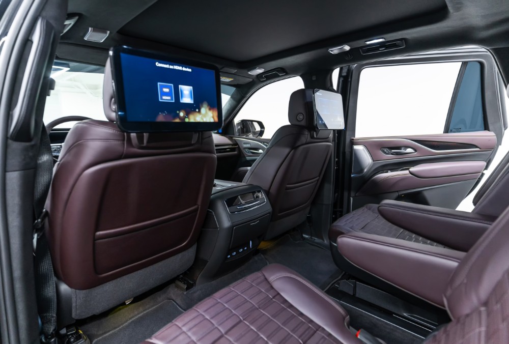 SUV Cadillac Escalade Sport Platinum rear seats