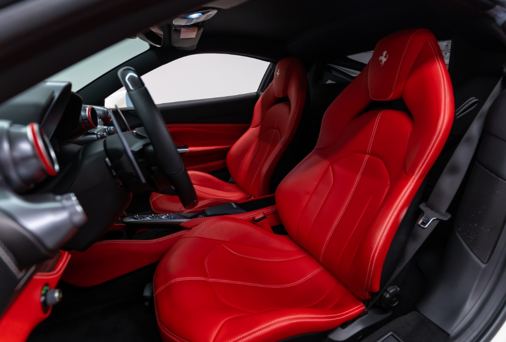Ferrari F8 Tributo front seats