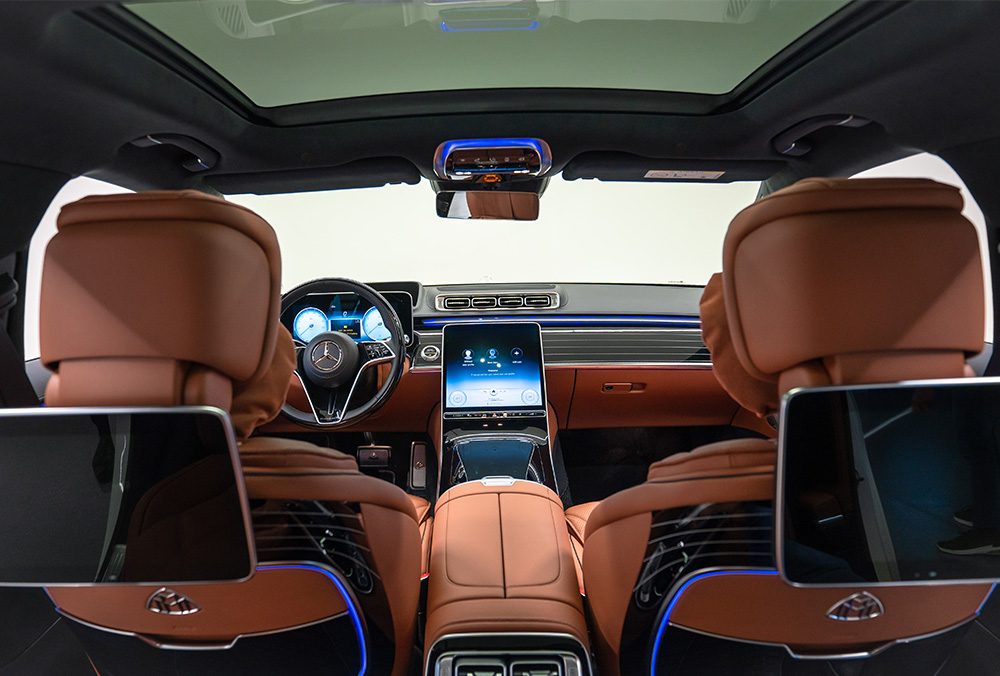 Mercedes Maybach S680 interior rear view