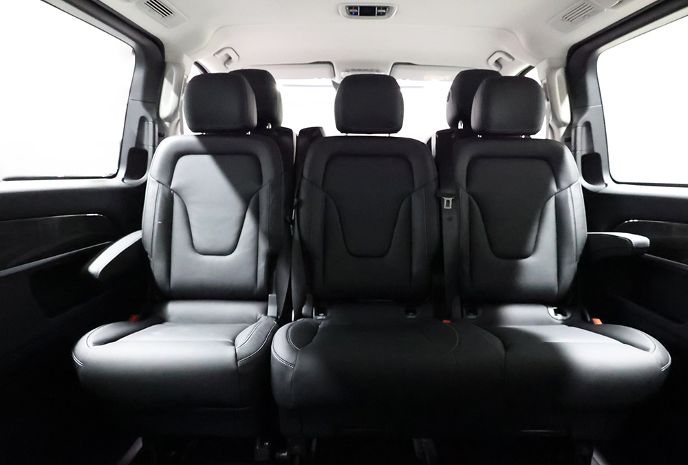 2023 Mercedes-Benz V 250 rear seats