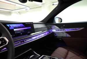 BMW 7-Series 740i interior angle view