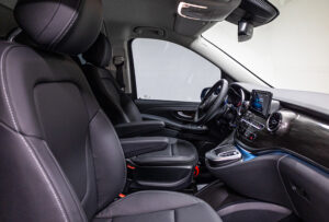 Mercedes-Benz V 250 interior side view