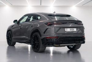 Lamborghini Urus 2022 side view