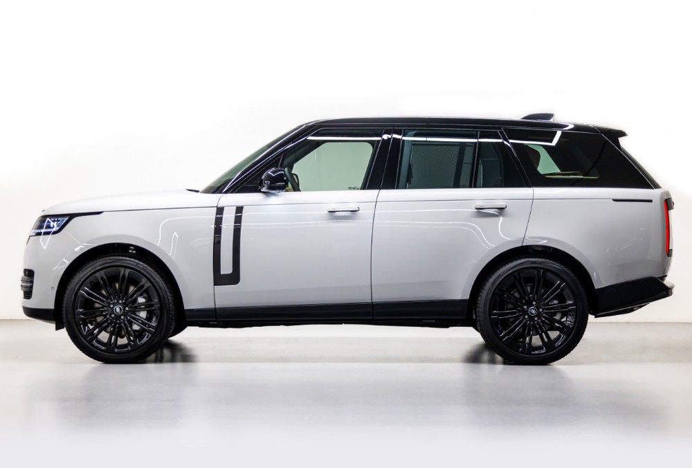 Land Rover Range Rover Vogue HSE side view