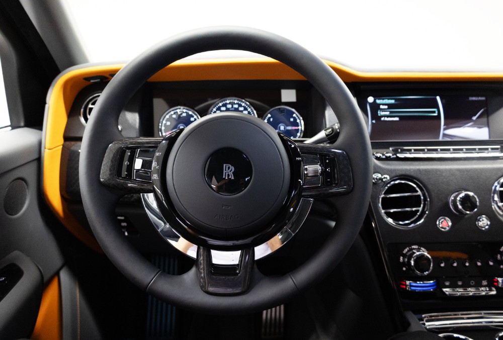 Rolls Royce Cullinan Black Badge steering wheel