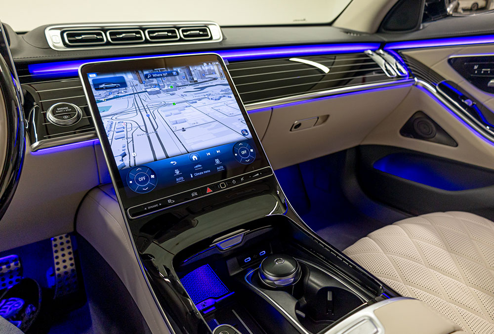 2023 Mercedes-Benz S-Class S center console