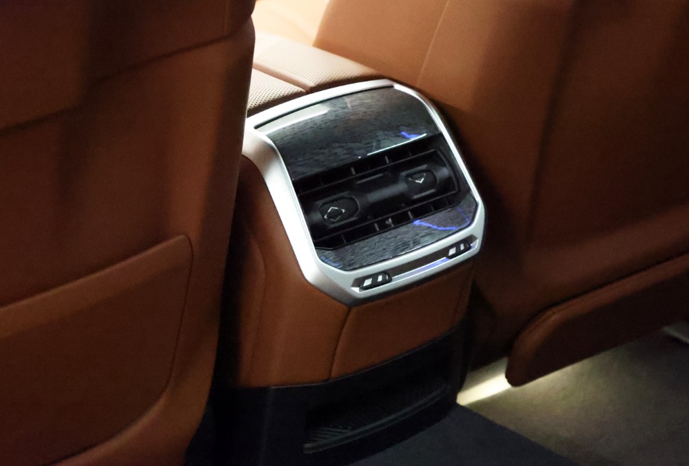 BMW 7 Series 735i rear climate control panel