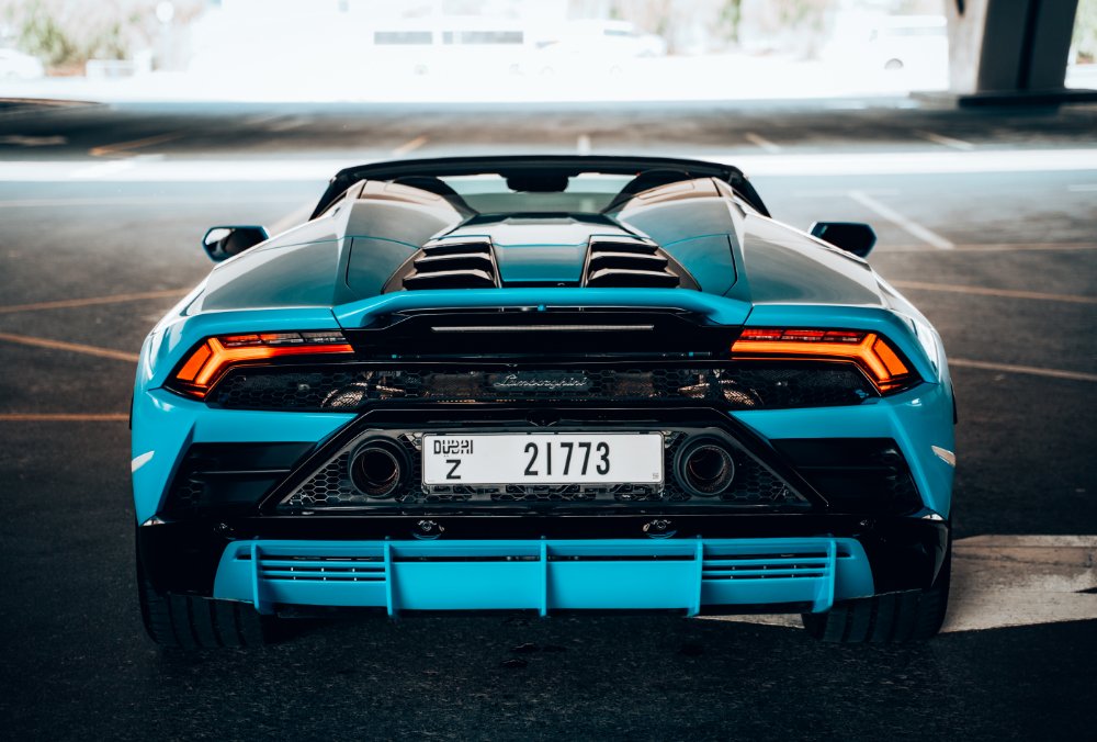 Lamborghini Huracan EVO Spyder exterior rear view