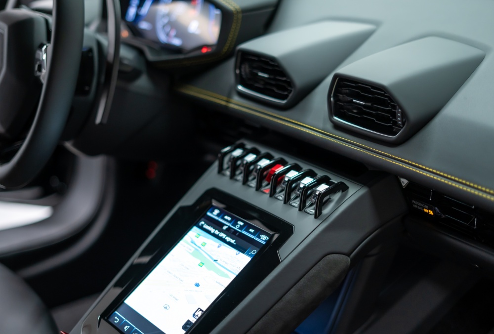 Lamborghini Huracan EVO infotainment system