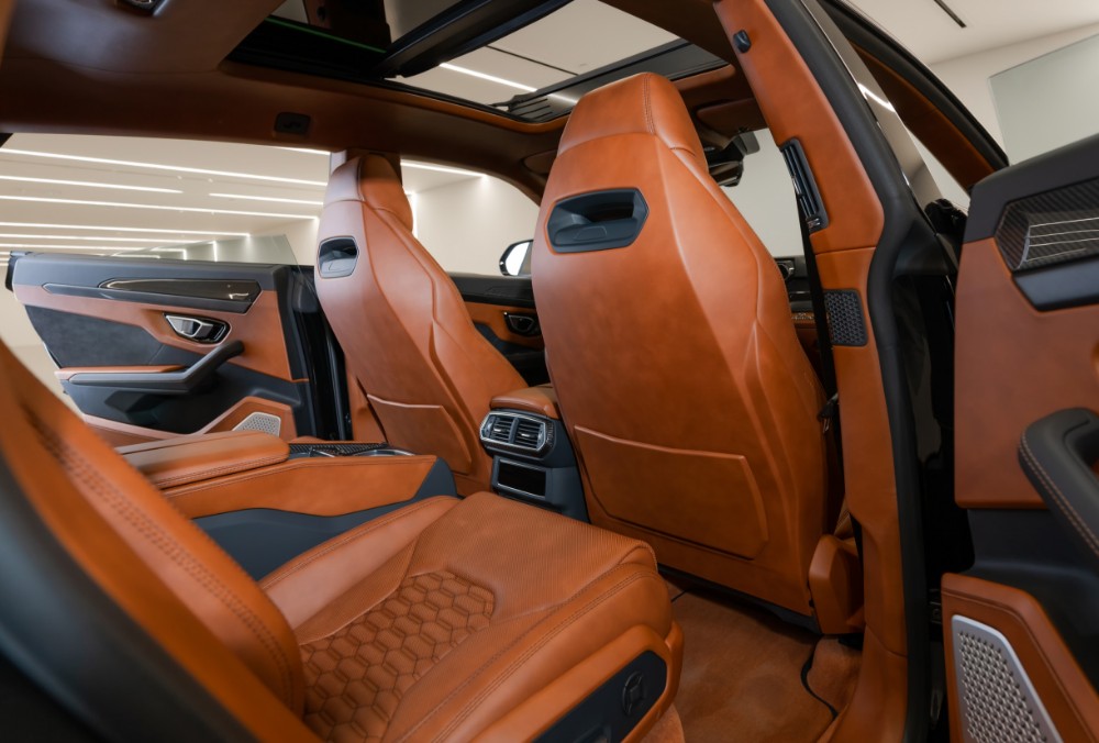 Lamborghini Urus rear seats