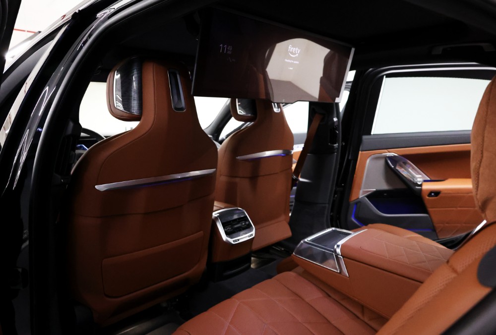 BMW 7 Series 735i interior rear view