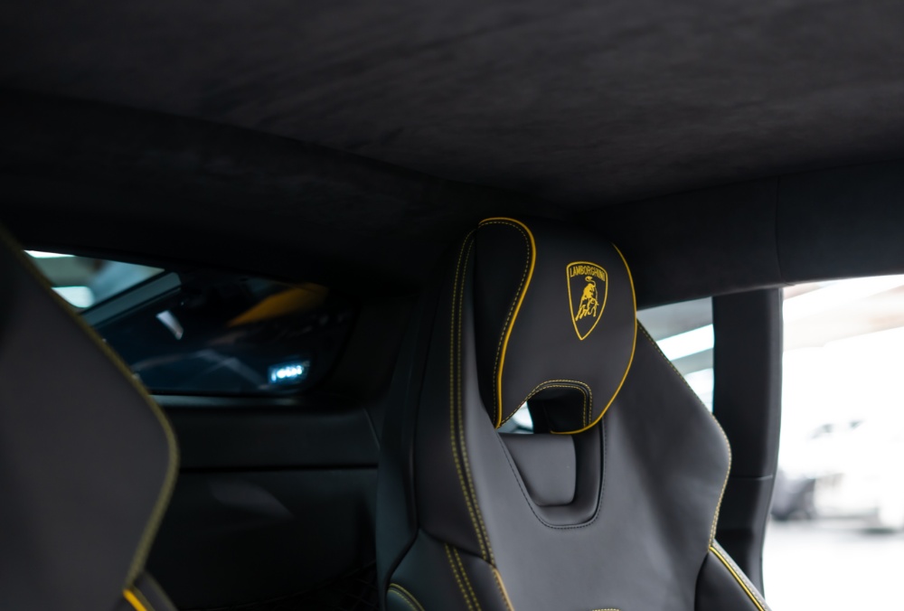 Lamborghini Huracan EVO front seat closeup