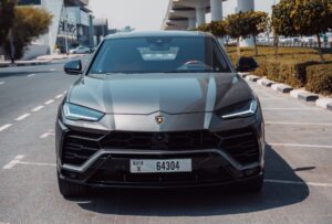Lamborghini Urus front view