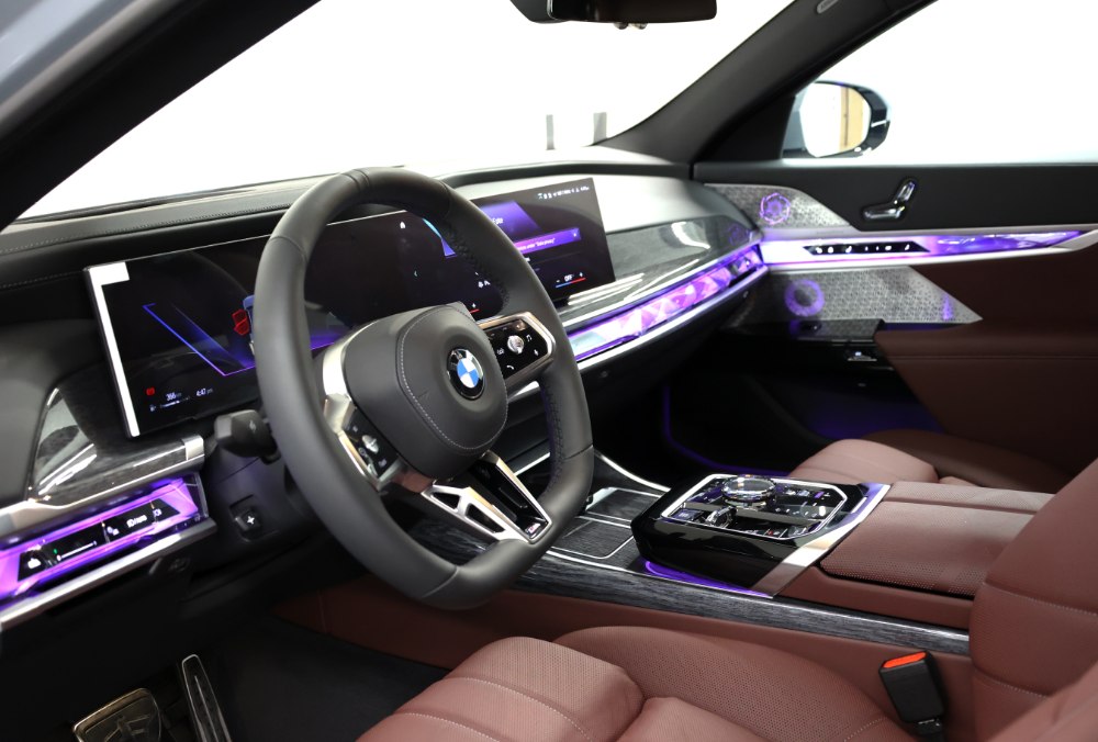 BMW 7-Series 740i interior view