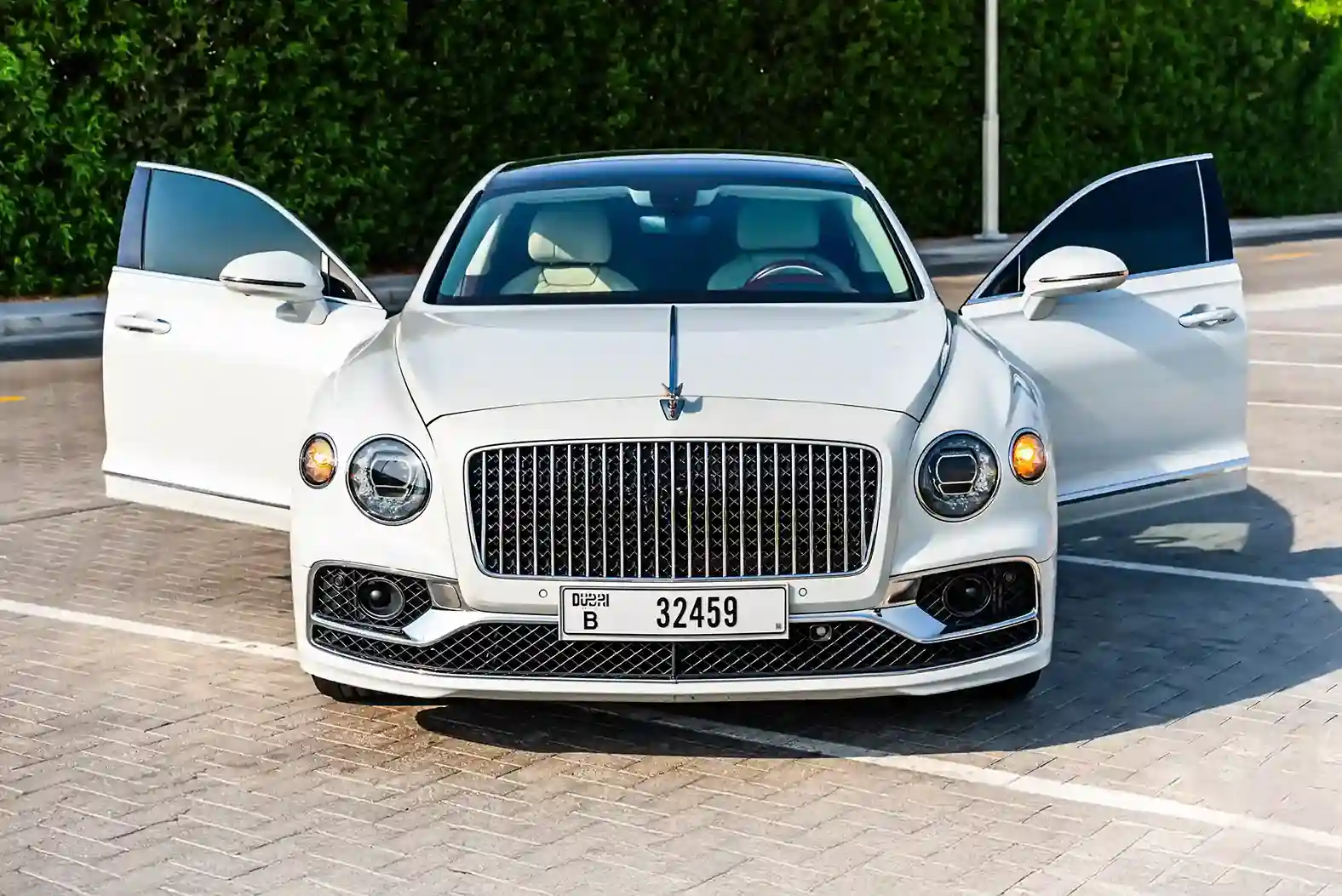 Bentley-flying-spur-white-doors-open