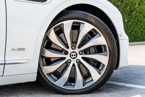 Bentley-flying-spur-white-front-tier