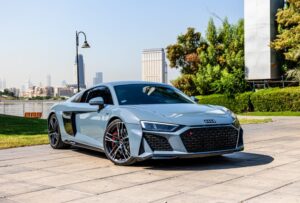 Audi R8 front view