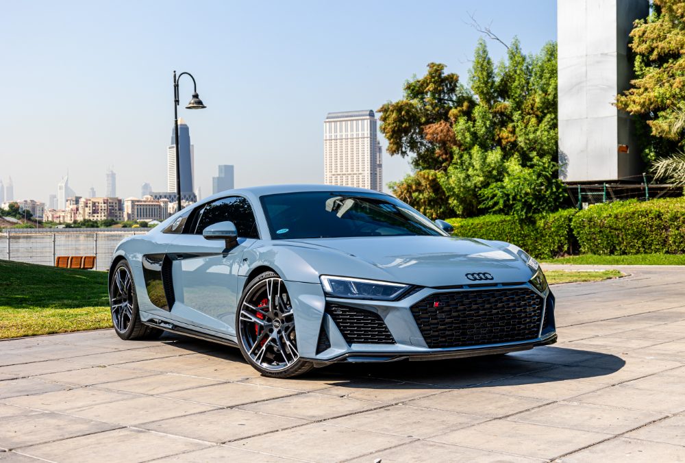 Audi R8 front view