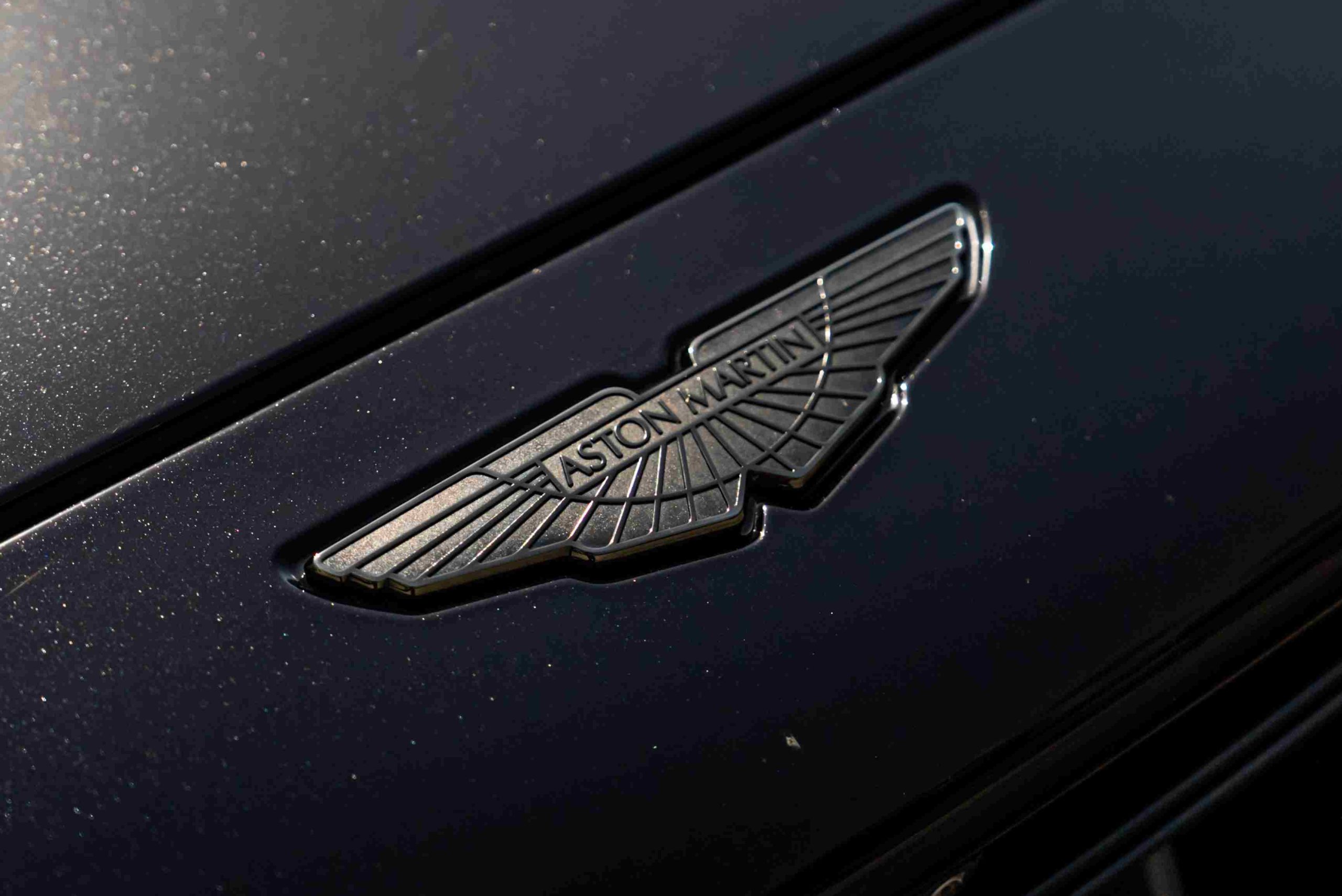 Aston Martin DBX 707 logo