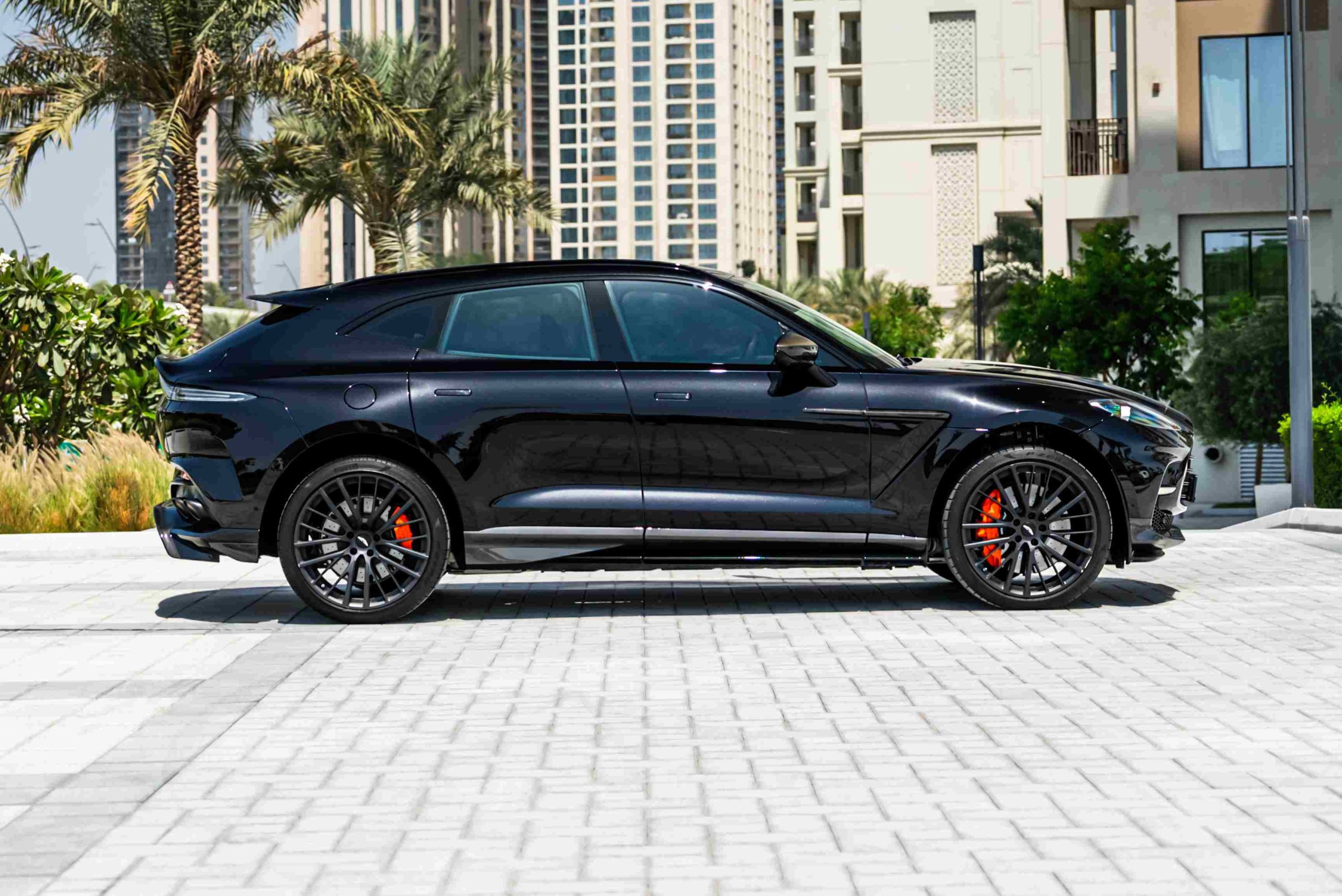 Aston Martin DBX 707 side profile