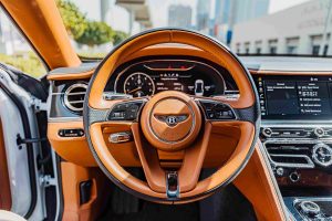 Bentley Flying Spur Mulliner steering wheel