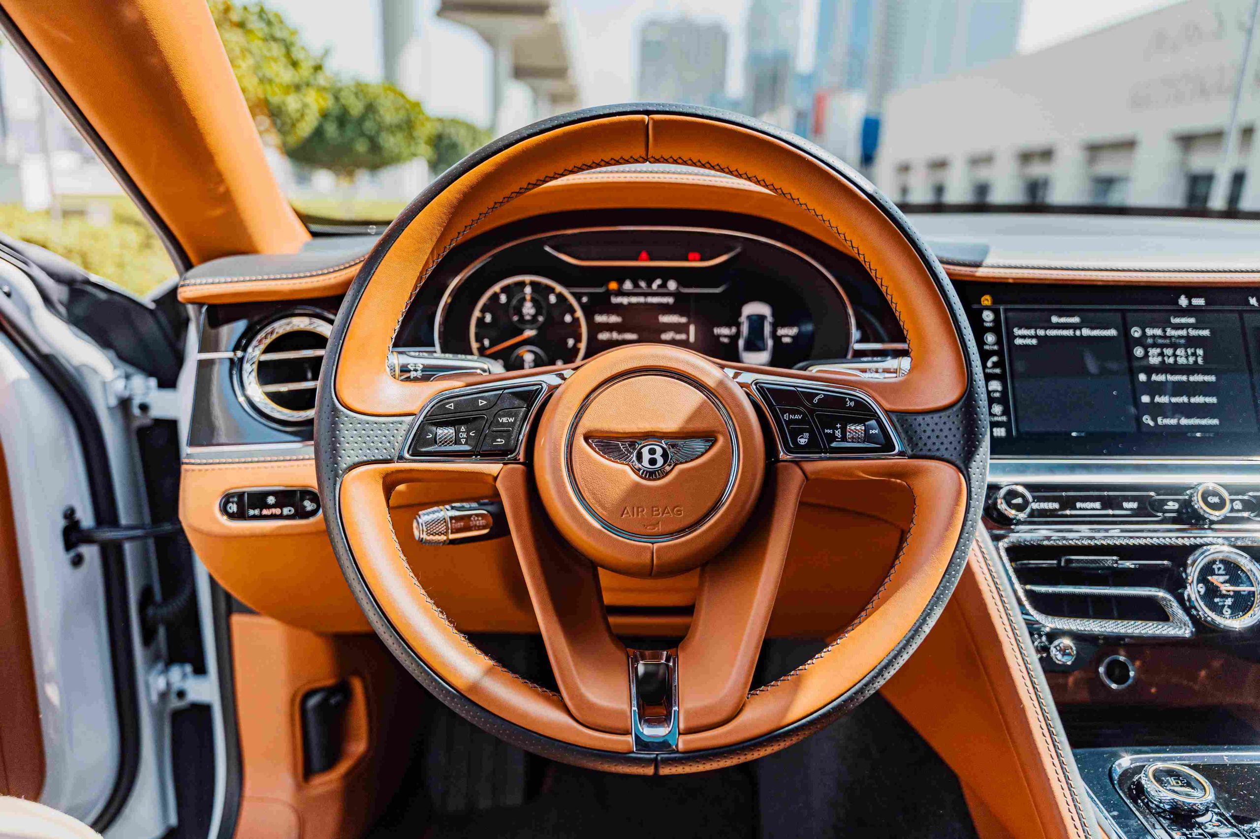 Bentley Flying Spur Mulliner steering wheel