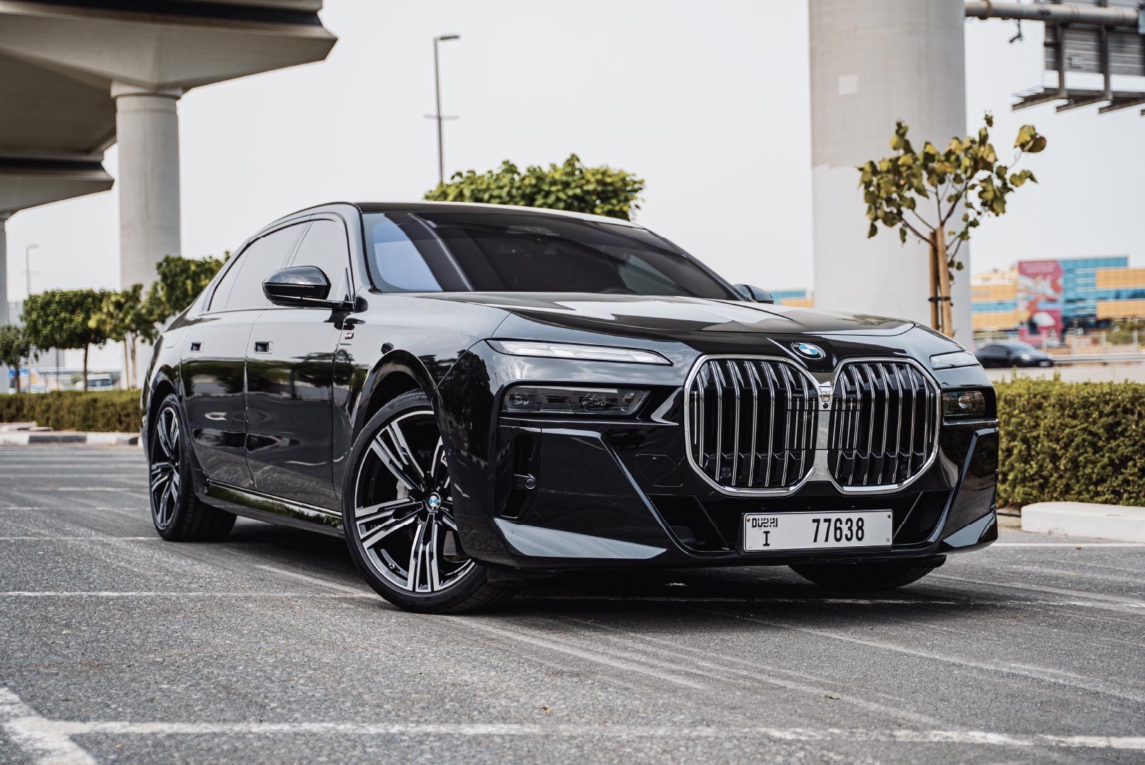 bmw-735i-rental-in-dubai