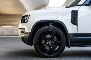 landrover-defender-white-front-tier