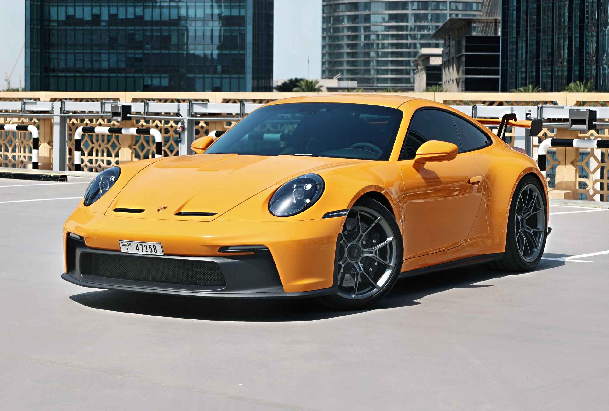 porsche-911-992-gt3-rent-in-dubai
